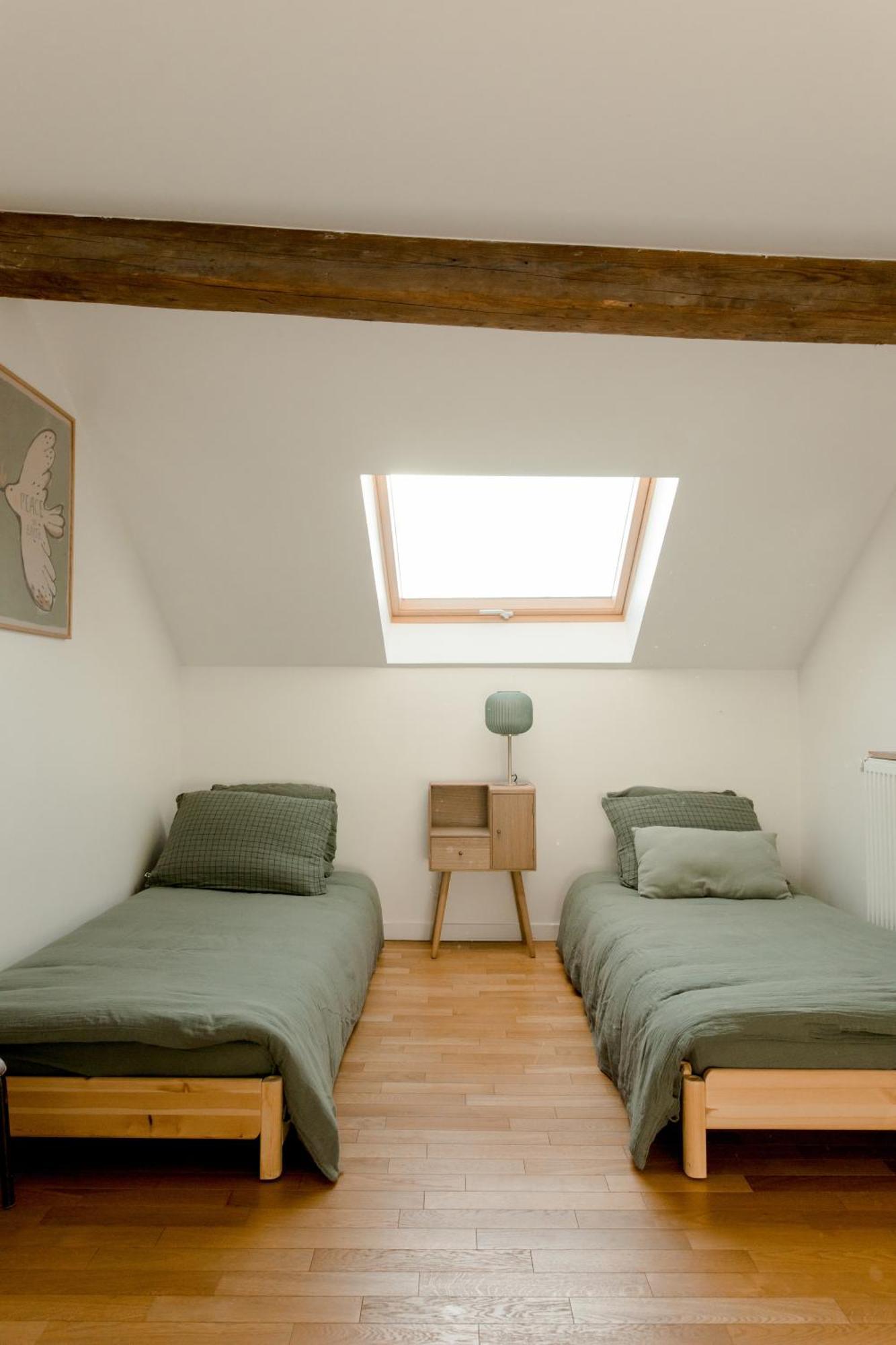 Chambres dans maison familiale avec jardin et studio au sein du Triangle d'Or de Rueil Malmaison, aux portes de Paris et la Défense Esterno foto