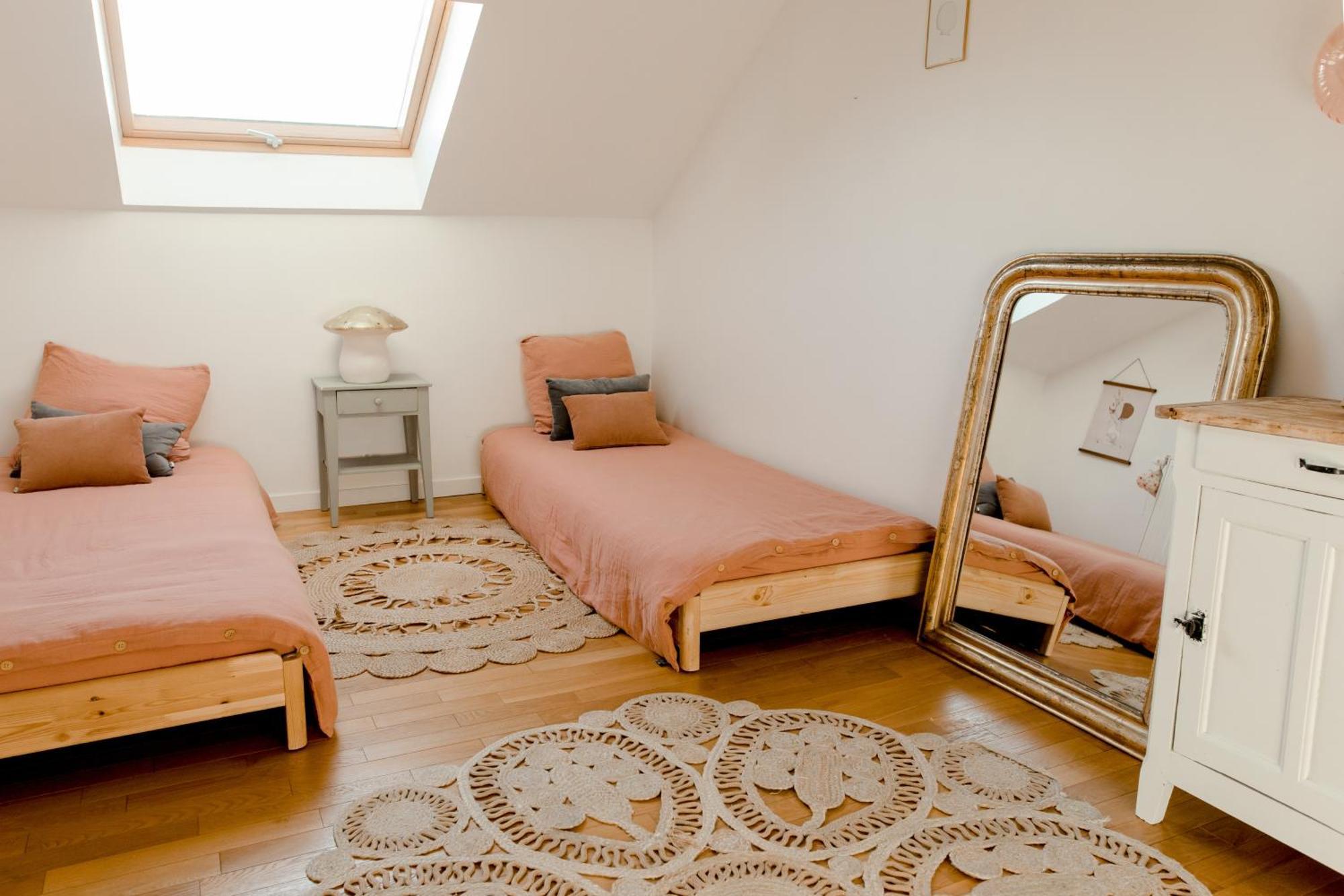 Chambres dans maison familiale avec jardin et studio au sein du Triangle d'Or de Rueil Malmaison, aux portes de Paris et la Défense Esterno foto