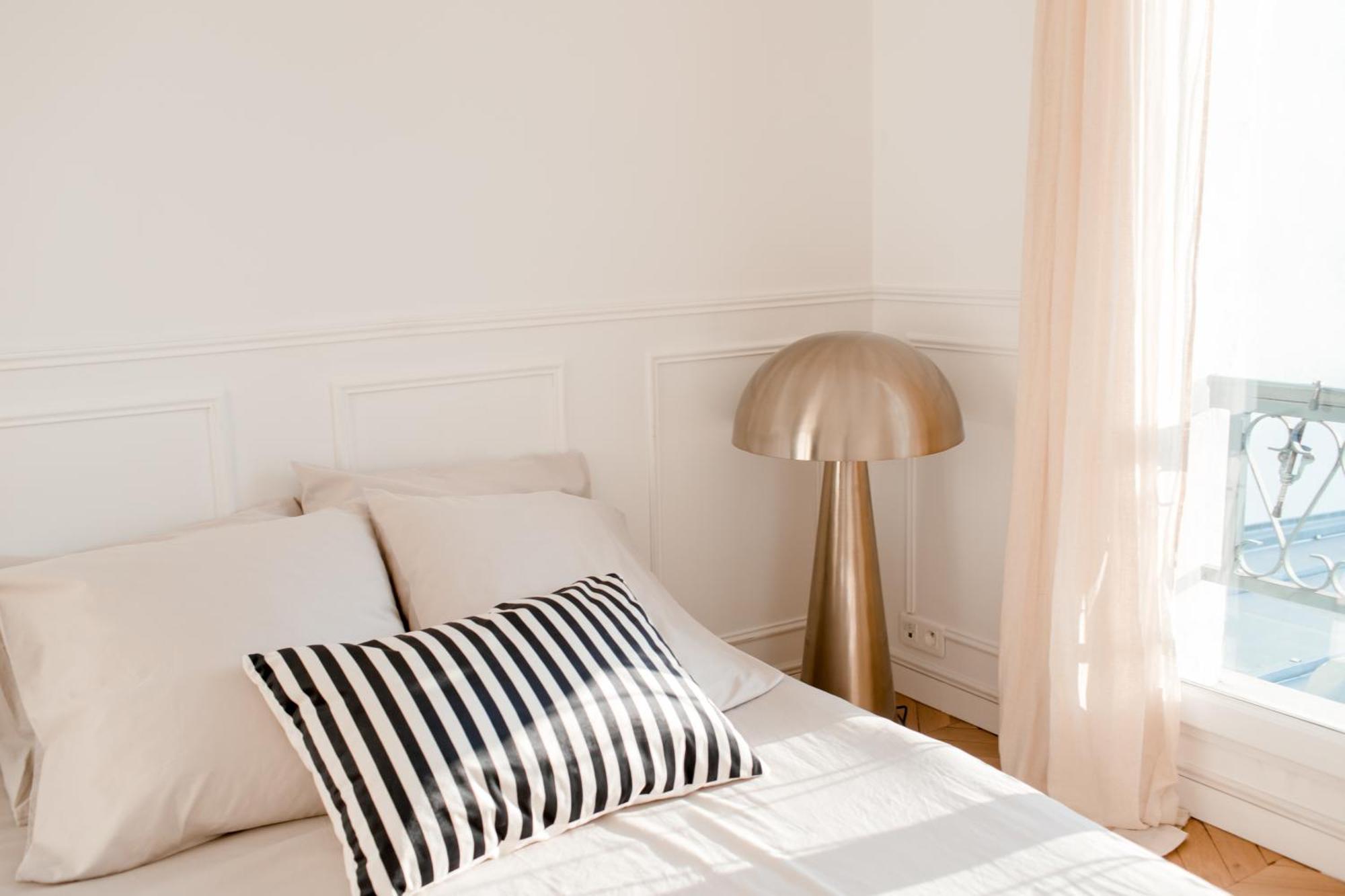 Chambres dans maison familiale avec jardin et studio au sein du Triangle d'Or de Rueil Malmaison, aux portes de Paris et la Défense Esterno foto